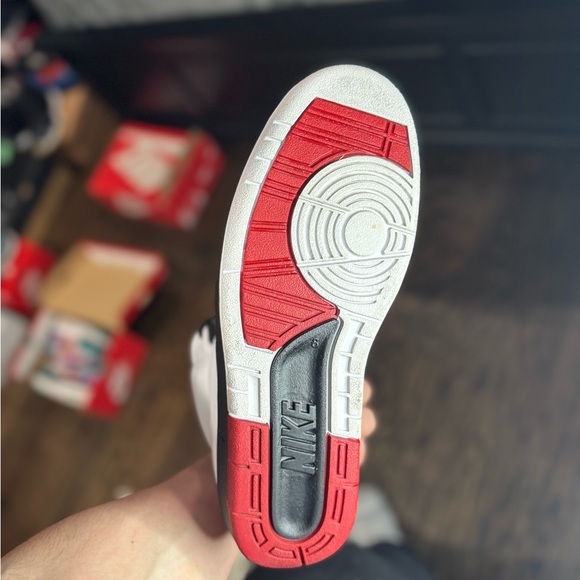 Jordan 2 OG Chicago Size 8 Men’s White and Black High-Top Sneakers - Picture 8 of 8